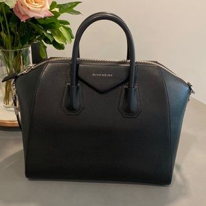 GIVENCHY MEDIUM ANTIGONA LEATHER BAG